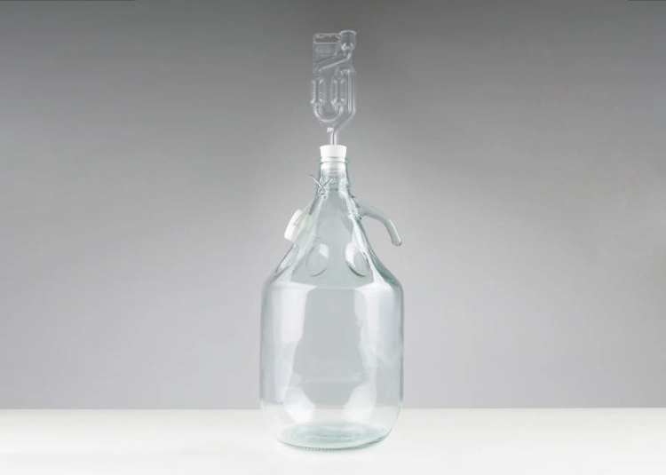 Tradycyjna produkcja alkoholi, Gąsior, Domowe trunki, Szczelność i bezpieczeństwo, Szkło i naturalność, Alkohol