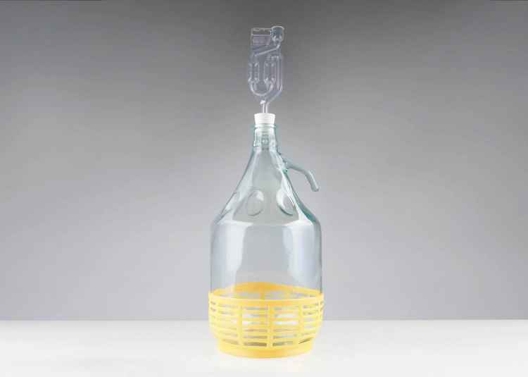 Tradycyjna produkcja alkoholi, Gąsior, Domowe trunki, Szczelność i bezpieczeństwo, Szkło i naturalność, Alkohol