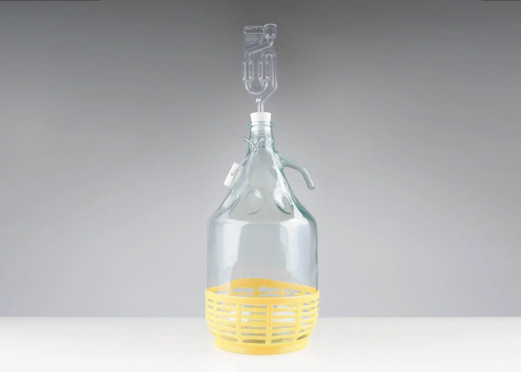 Tradycyjna produkcja alkoholi, Gąsior, Domowe trunki, Szczelność i bezpieczeństwo, Szkło i naturalność, Alkohol